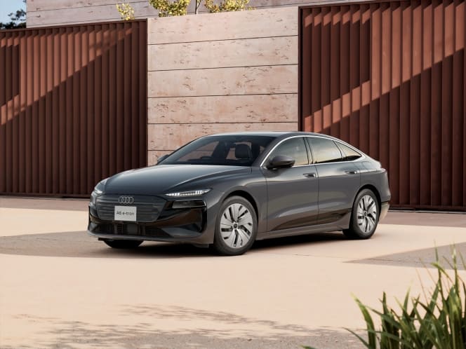 電動自動車　Audi Audi e-tronスペシャルサイト