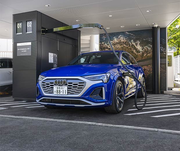 Audi e-tronスペシャルサイト