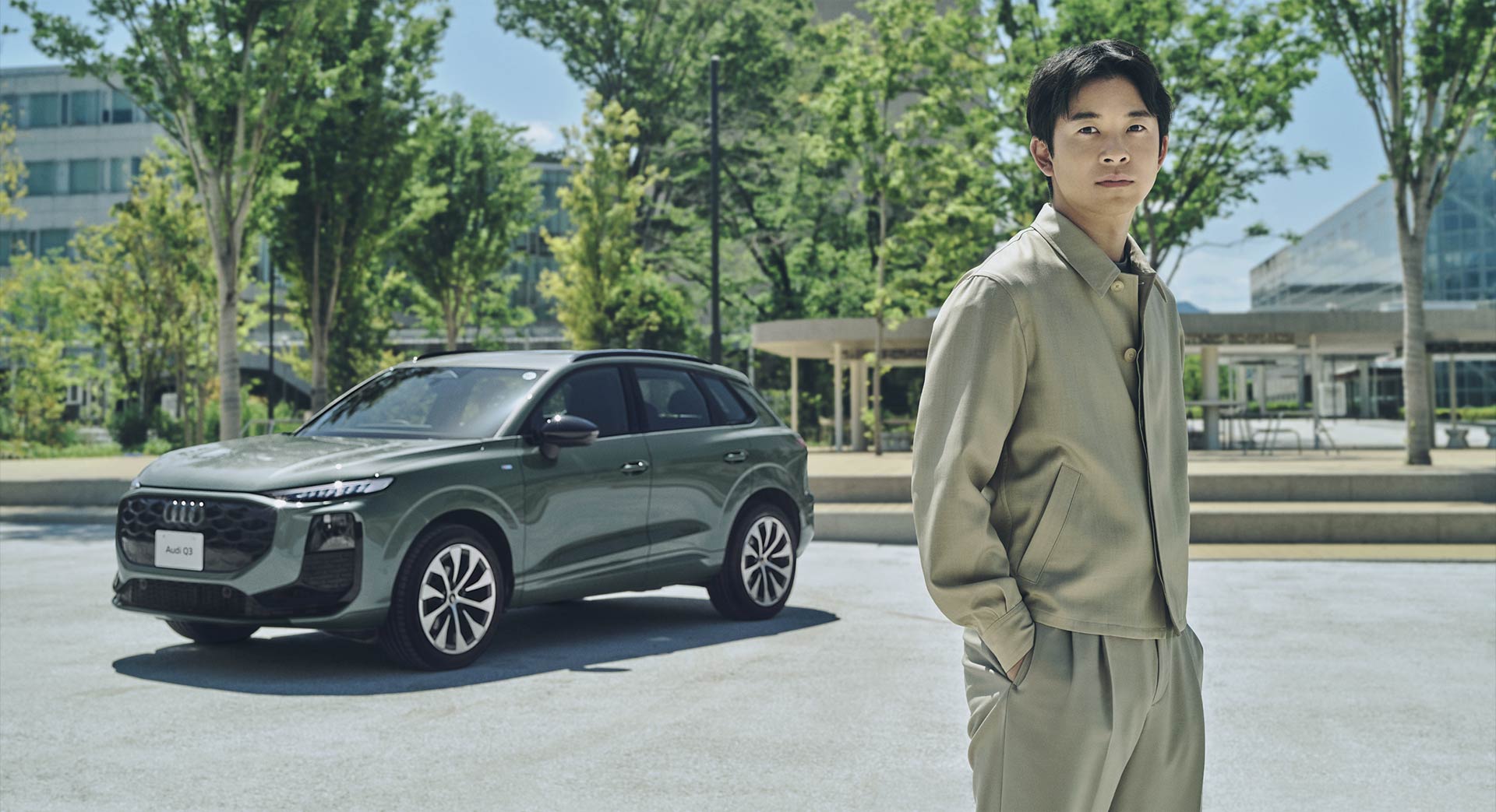 新型Audi Q3と仲野太賀