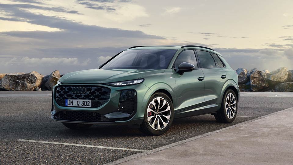 新型Audi Q3のフロントビュー
