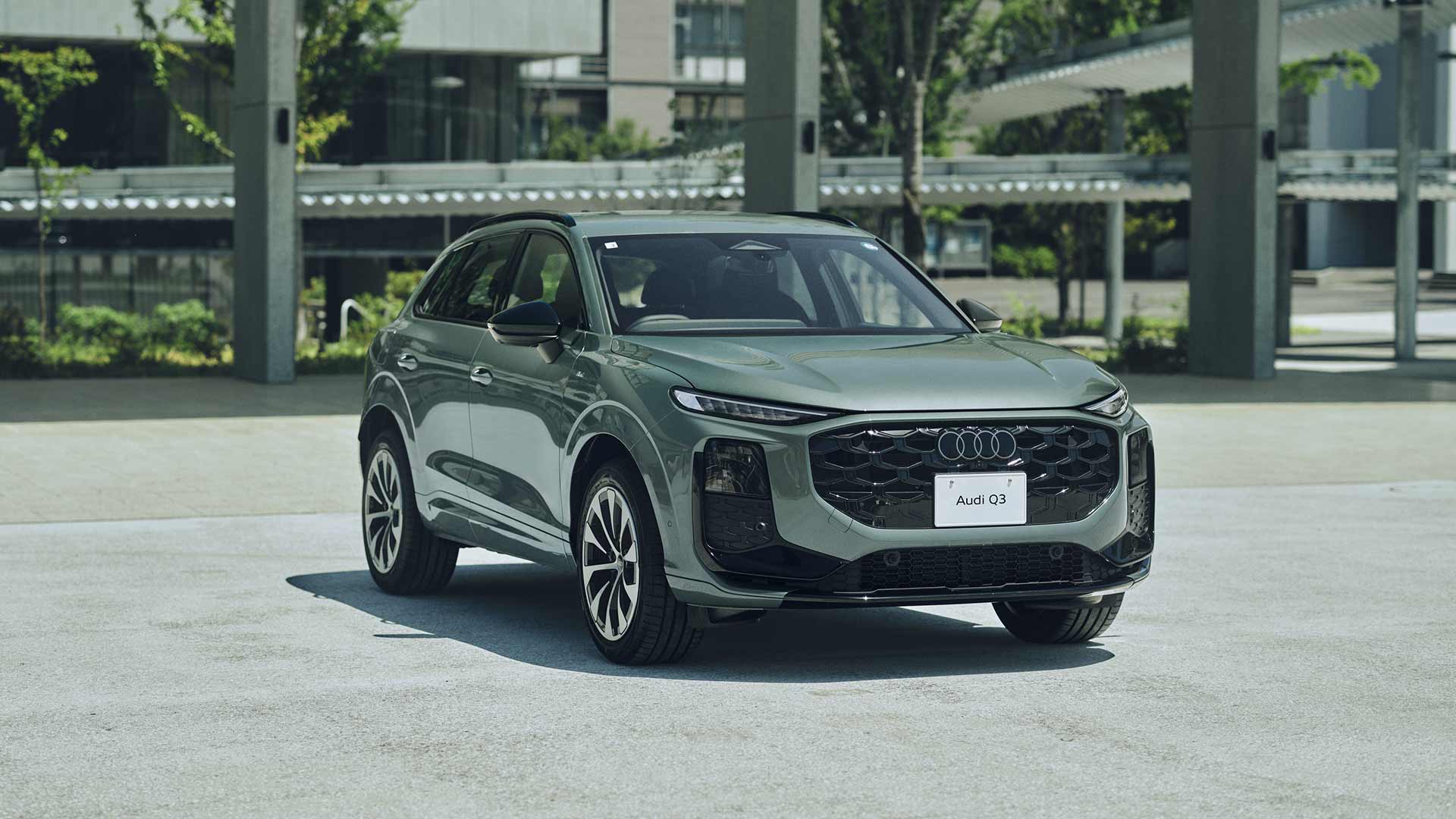 新型Audi Q3フロントビュー